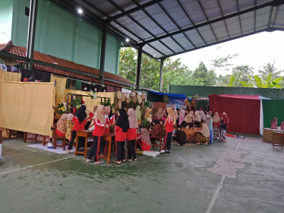 Kegiatan Bazaar SMKN 2 Purworejo
